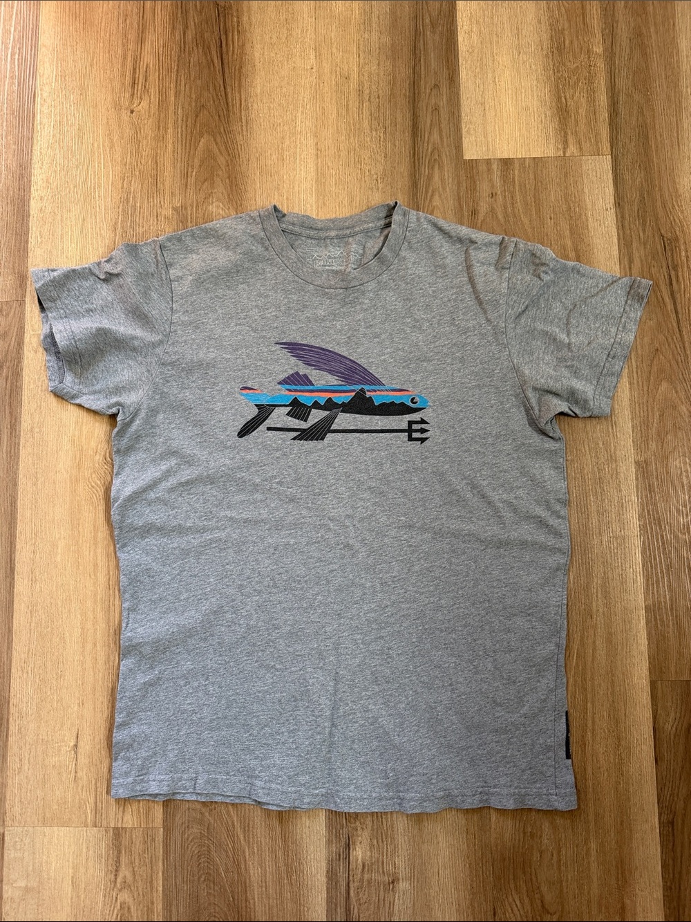 Patagonia Flying Fish T-Shirt Gray Graphic Short Sleeve Cotton Large Slim Fit